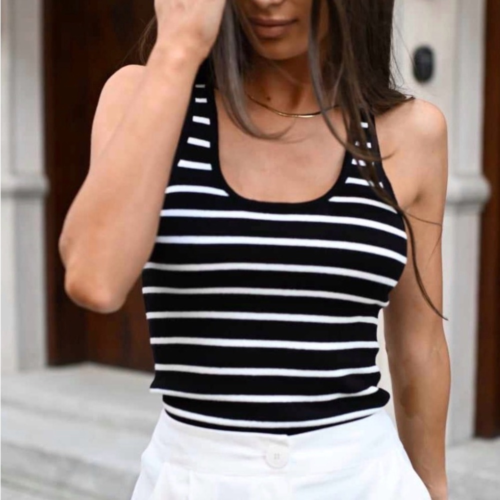 Liz Womens Tank Top XS Black White Striped Stripes Rayon Fitted Shirt Sleeveless